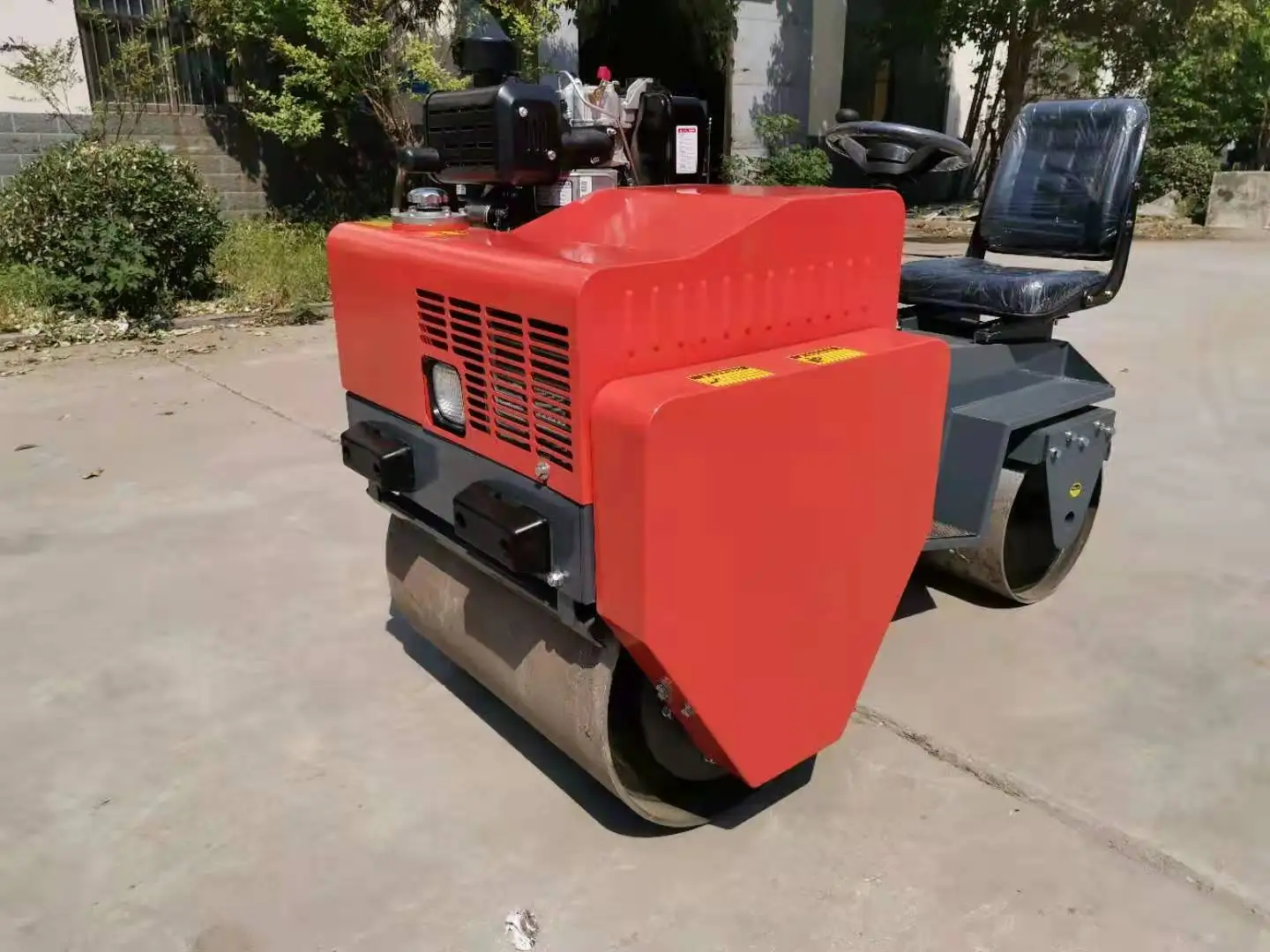 1000KG Vibratory Roller