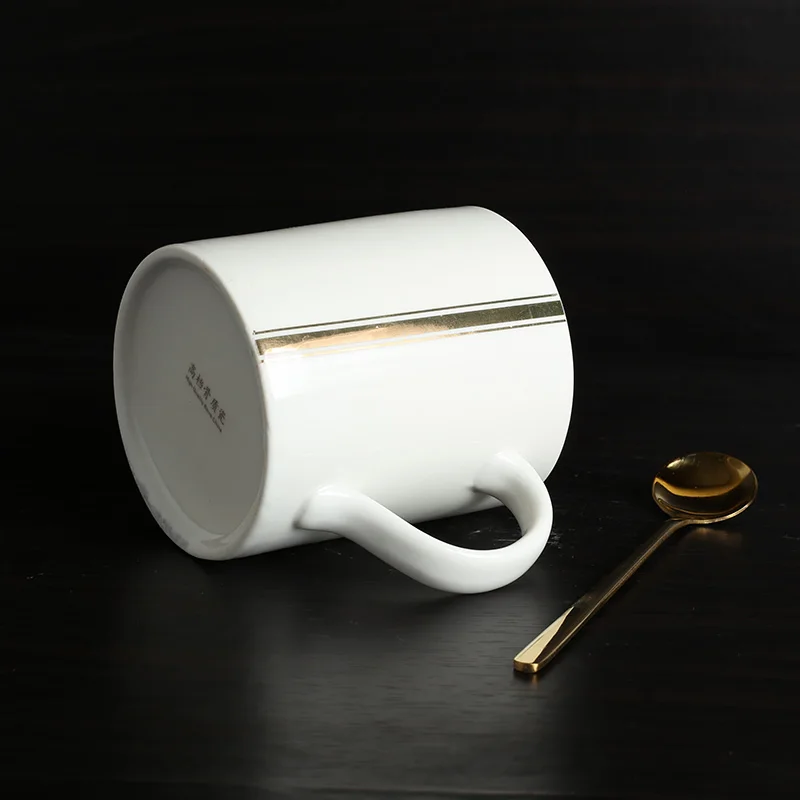 免费送货300毫升流行金线陶瓷陶瓷杯啤酒杯带勺子