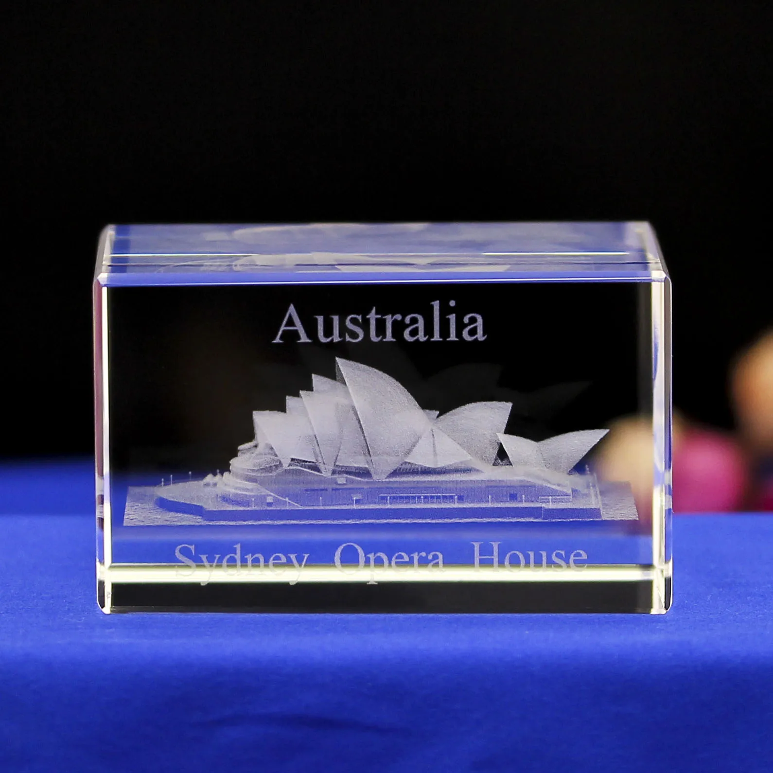 Australia Building Sydney Opera House Laser Engraved K9 Crystal Glass Trophy Photo Block Print Souvenir with Etched Picture supplier