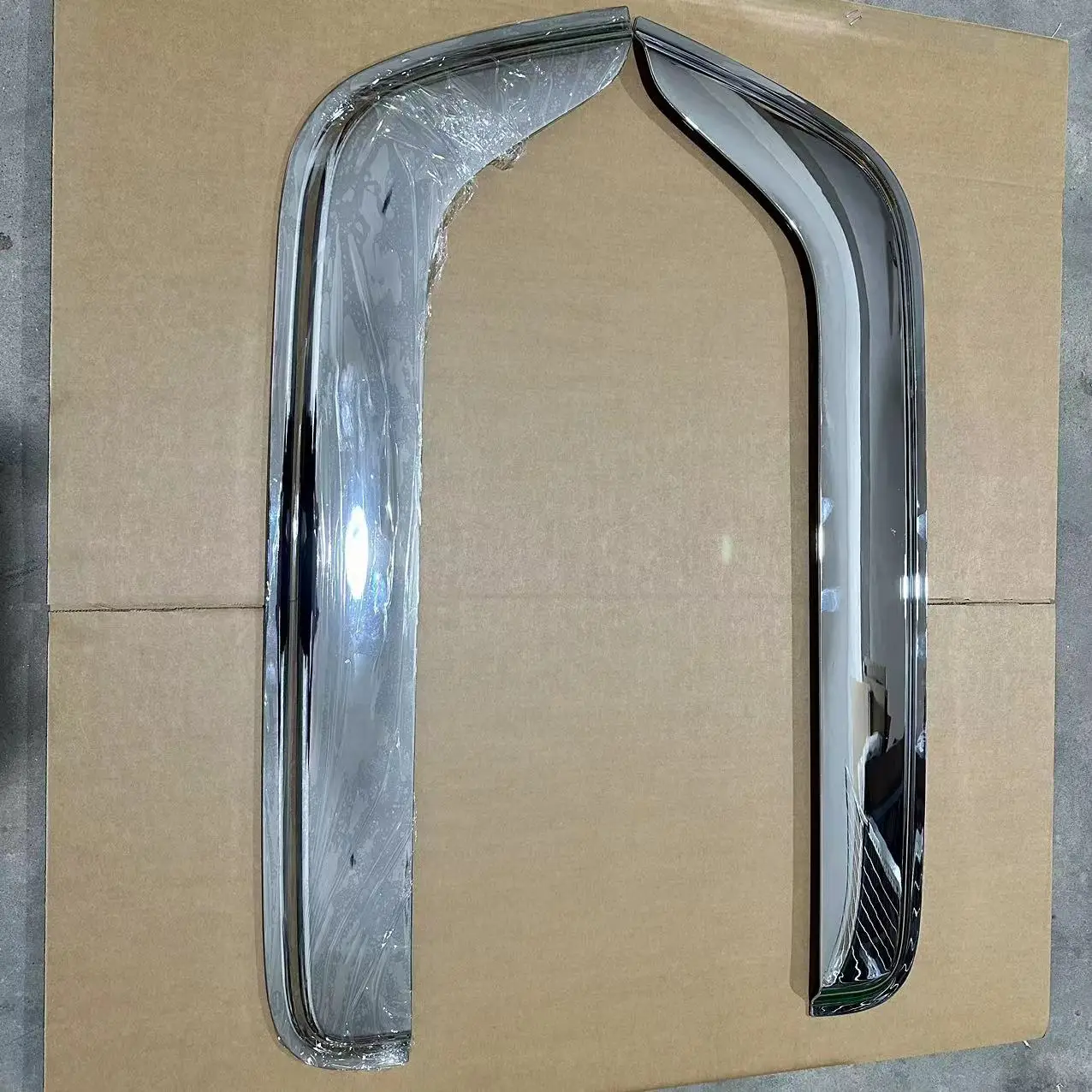 Japanese Truck ISUZ 700P/ELF/FRR Chrome-plated Sunvisorr ,suitable for Left and Ringht Driving supplier