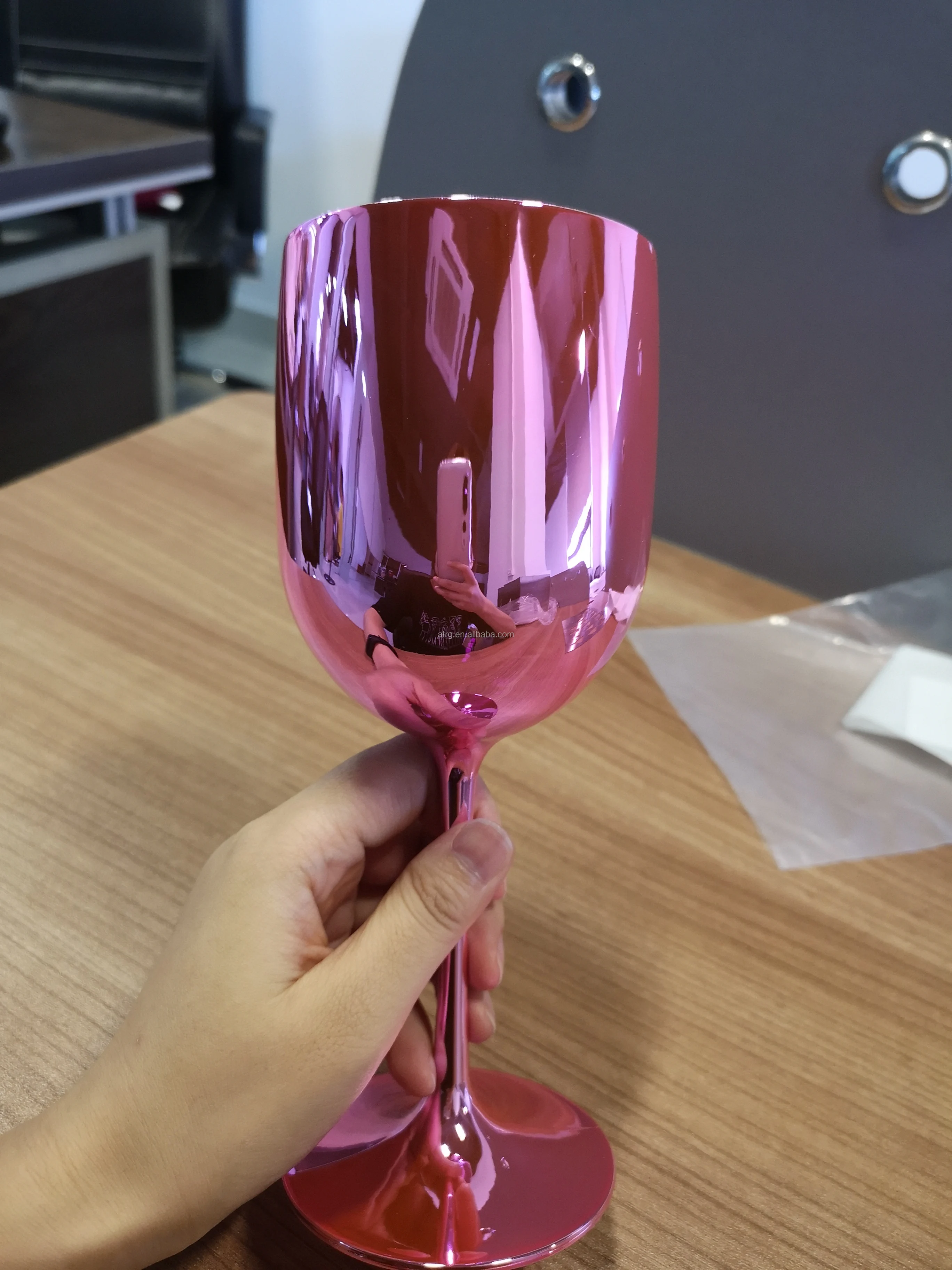 Metallic look plastic food grade colorful wine cup