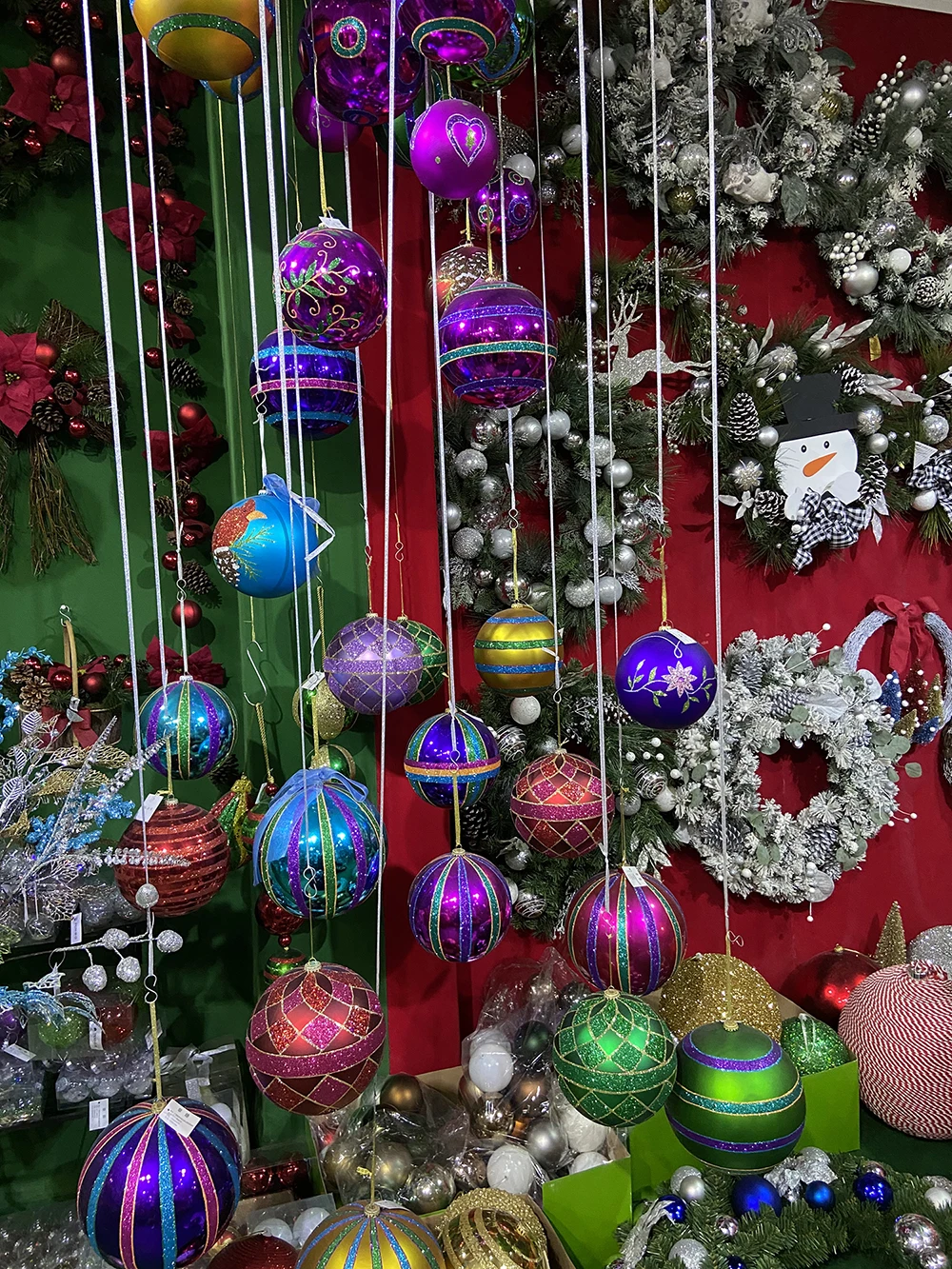 christmas items Shatterproof plastic Christmas ball with different shapes for shopping mall hanging decoration