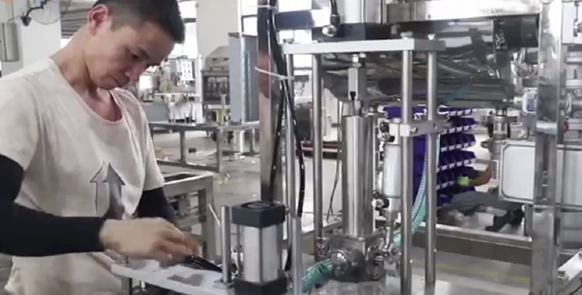 प्लास्टिक पीपी शहद चम्मच मैनुअल सीलिंग मशीन पैकिंग मशीन 42