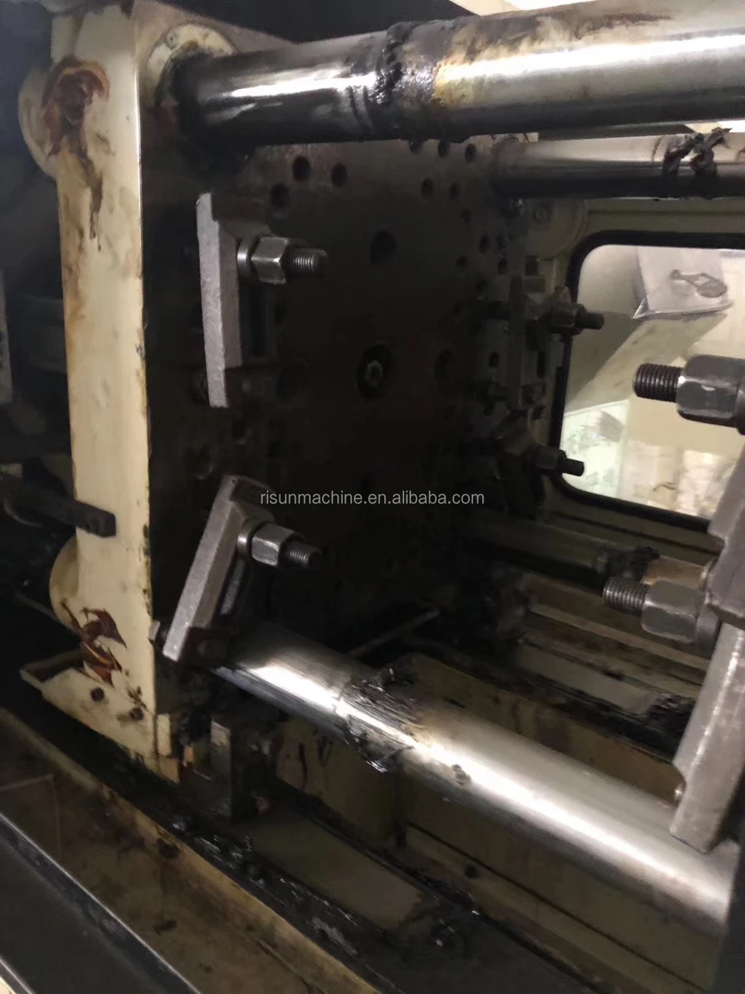 Low Price Small Products Automatic Plastic Shirt Button Maker Making