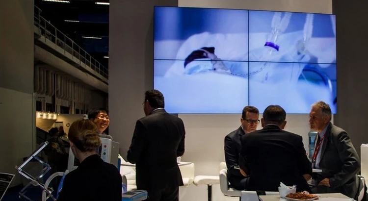 DIGITAL SIGNAGE DISPLAY