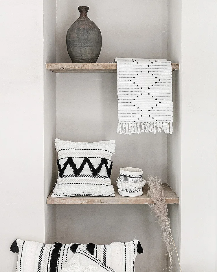 
Nordic style Moroccan black and white fringed pillowcase rest assured 45*45CM pillow sofa backrest factory cheap custom pillow 
