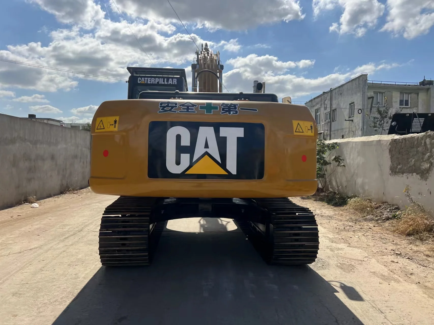 Caterpillar Crawler Moving Type Cat 320d Excavator Used Condition ...