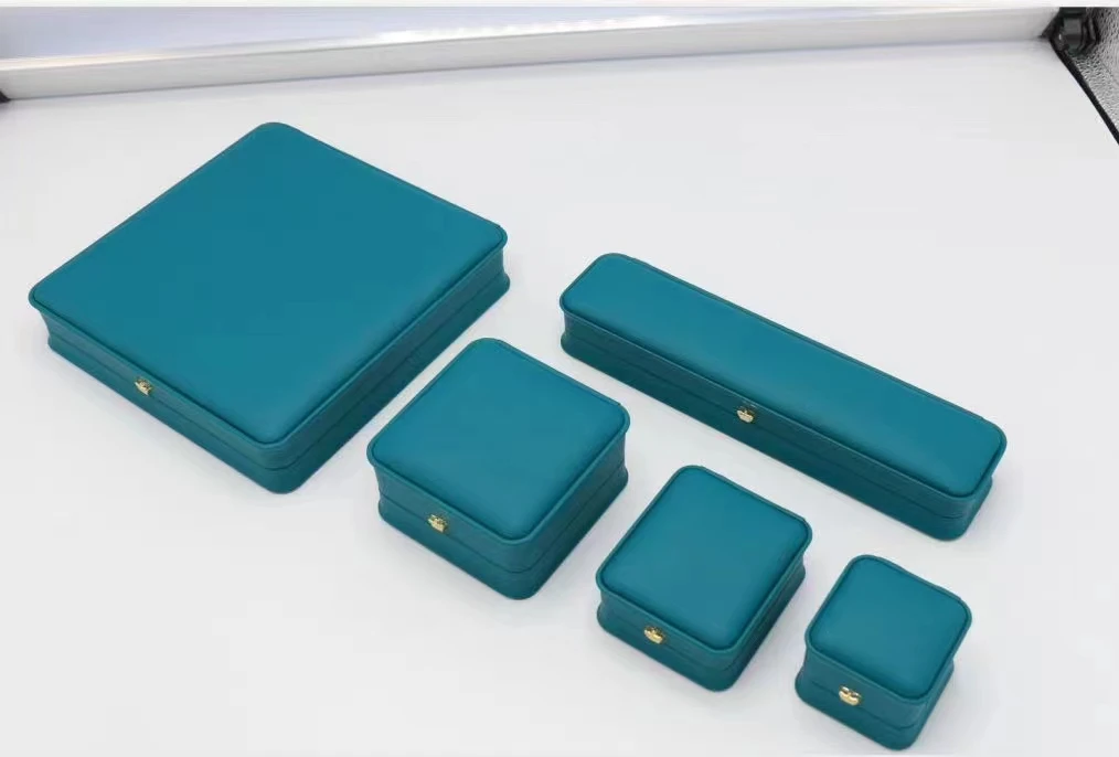 Luxury Green Pu Leather Jewelry Box With Gold Stamping Customized Logo