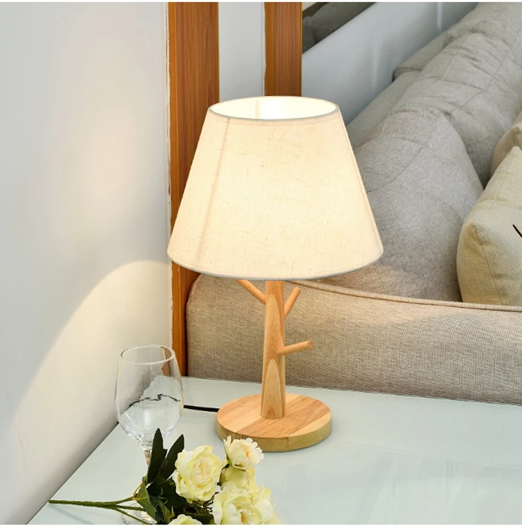 北欧实木卧室床头灯现代简约创意日式客厅书房护理温馨台灯ilght