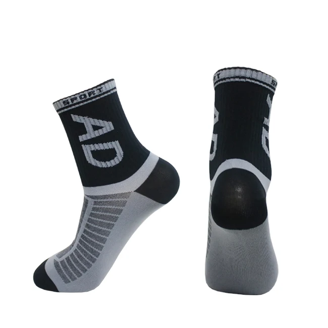 Custom logo sports knitted socks compression mens socks