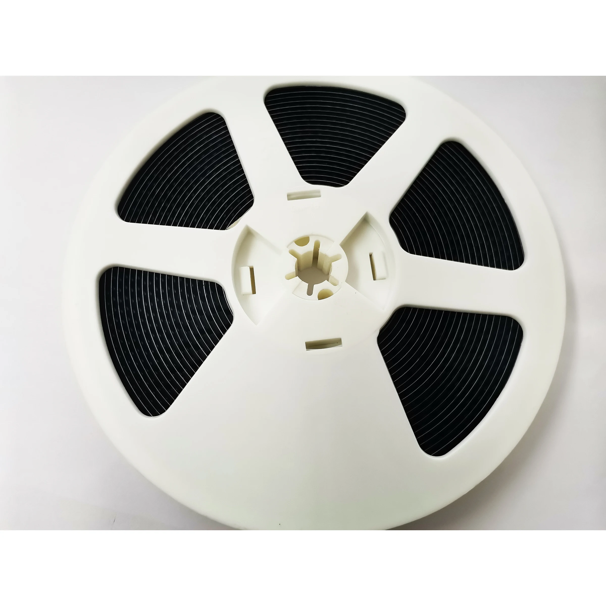 质量好的 smd 5070 osc 20mhz 水晶振荡器