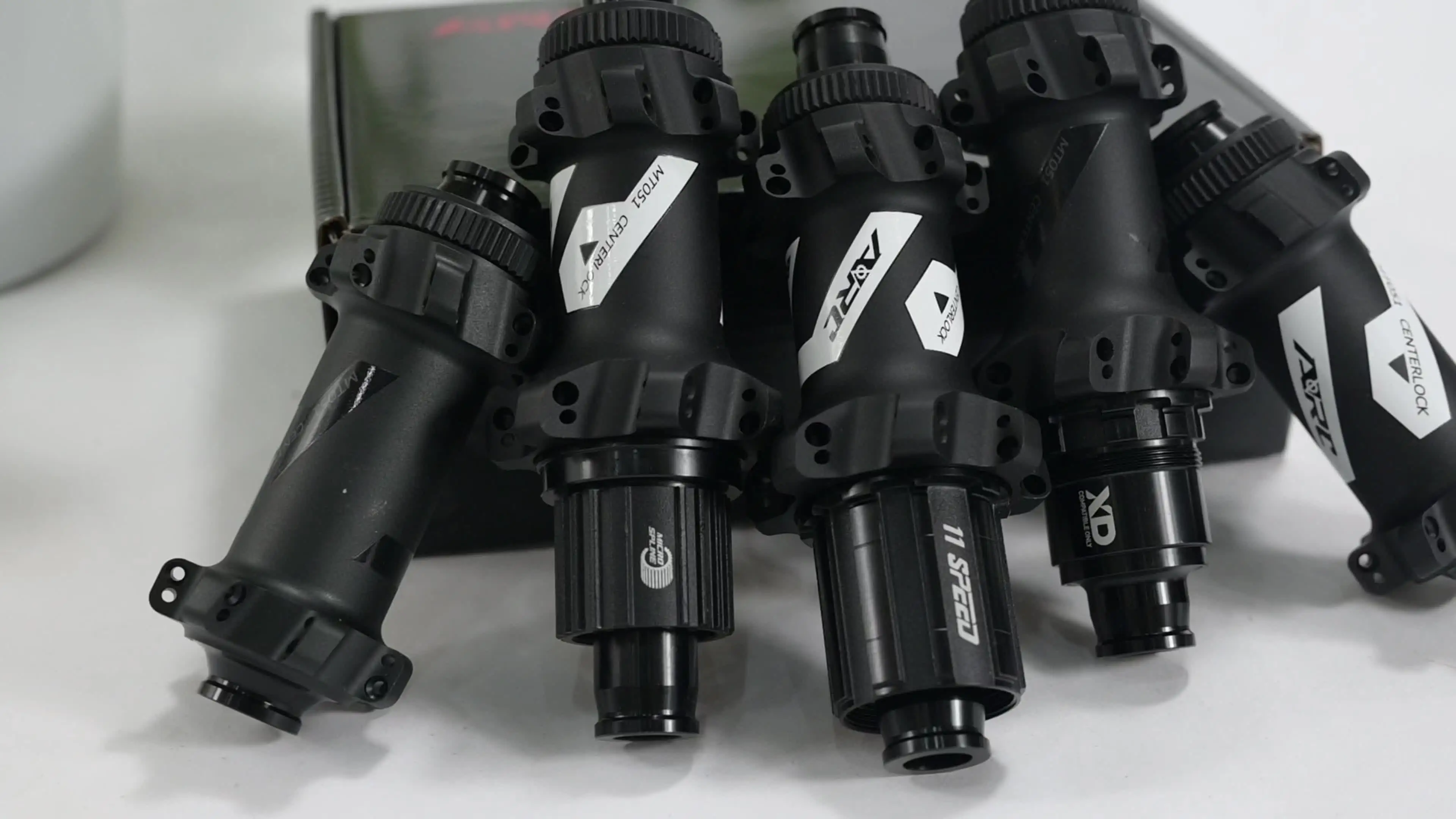 エイトボア　26.5 リキッドフィット MT-051F/R 28h E-Bike Top Quality Black Bicycle Hub XD 12s