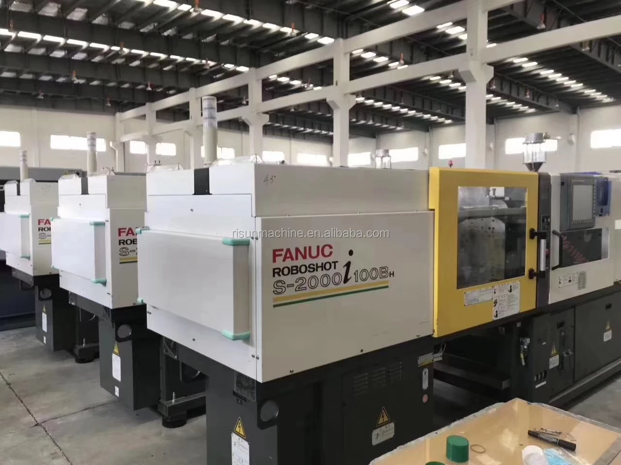 Used Japan Fanuc 300T Injection Molding Machine Robotshot S-2000i 300A