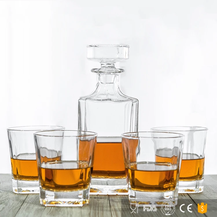 700 ml Hot Sale Classic Liquor Decanter with 4 whiskey glasses Set