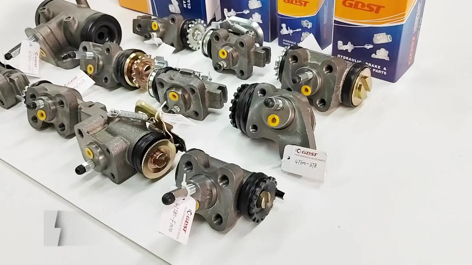High Quality Auto Parts - Brake Wheel Cylinder MB060570