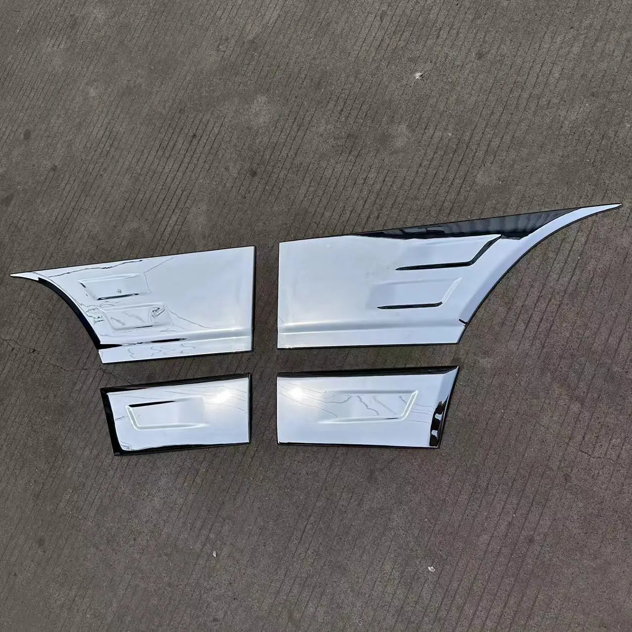 GHCD Hot Selling High Quality Factory Price Chrome-plated Door Garnish(up+down)for Japanese Truck Mitsubish Canter manufacture
