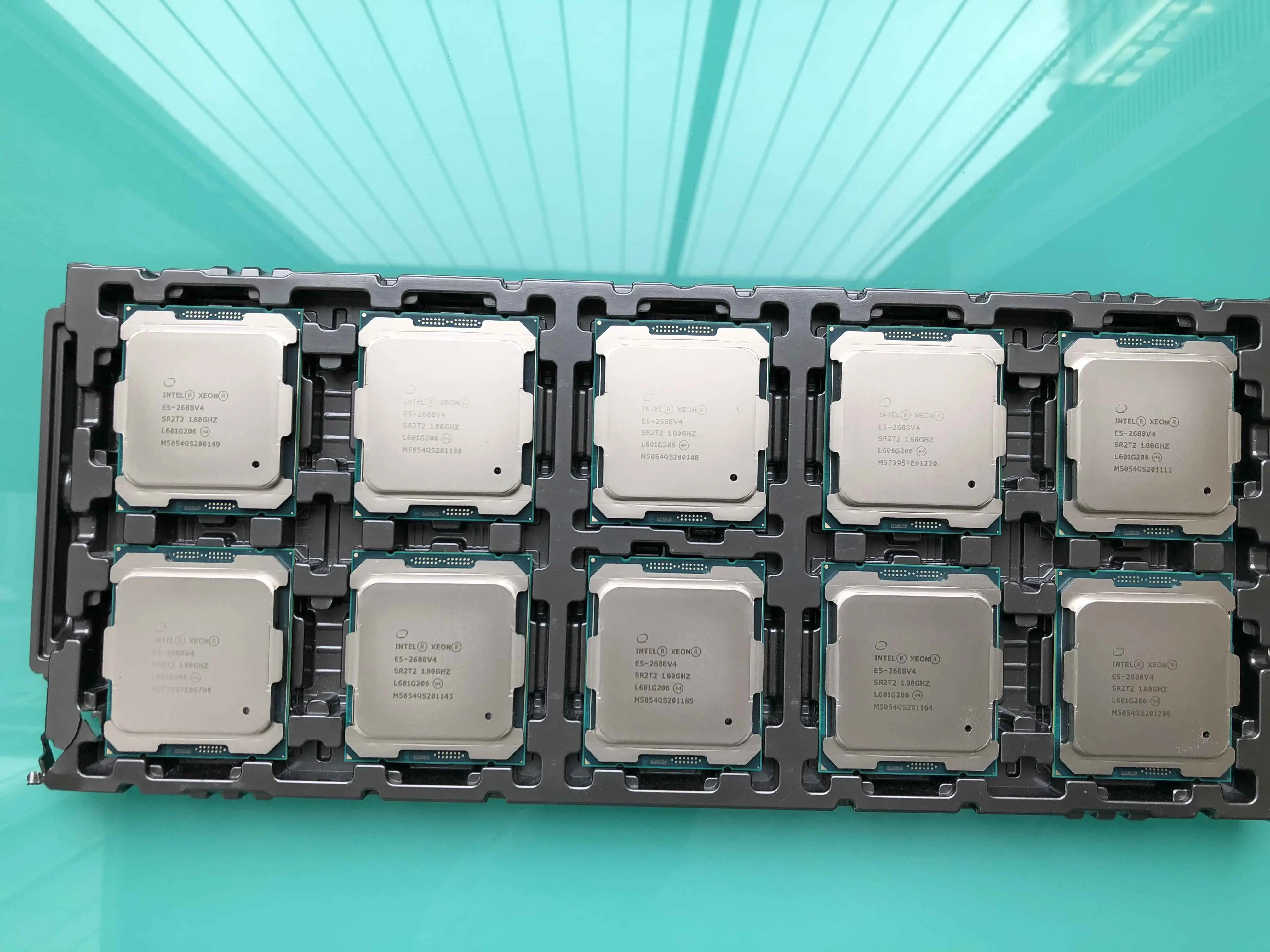 Intel Xeon Cpu Processor E5-2696 V4 45m 2.20 Ghz 2011lga - Buy Intel ...