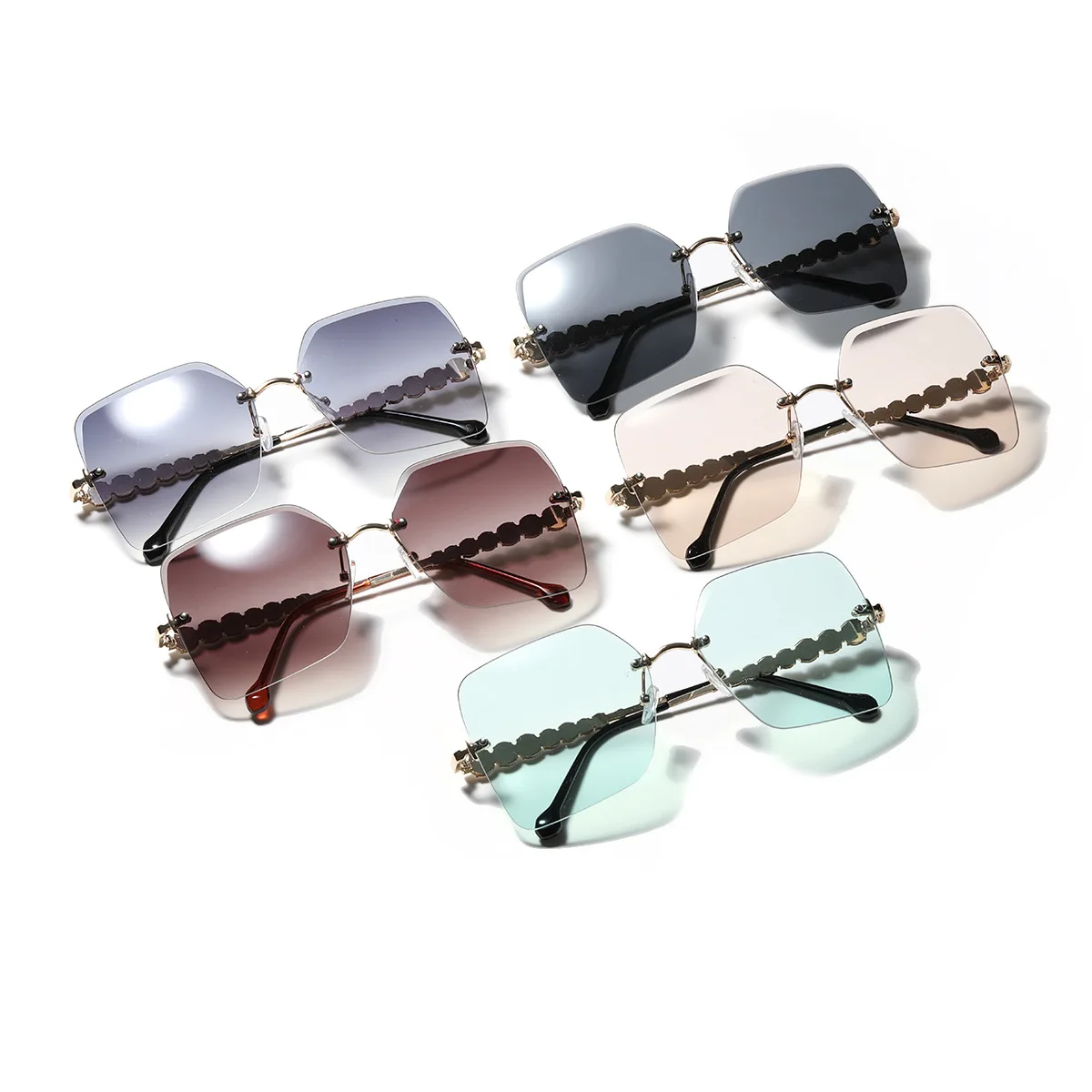 

Whole fashion big women quare metal frame 2020 hades unglasses,6 Pieces