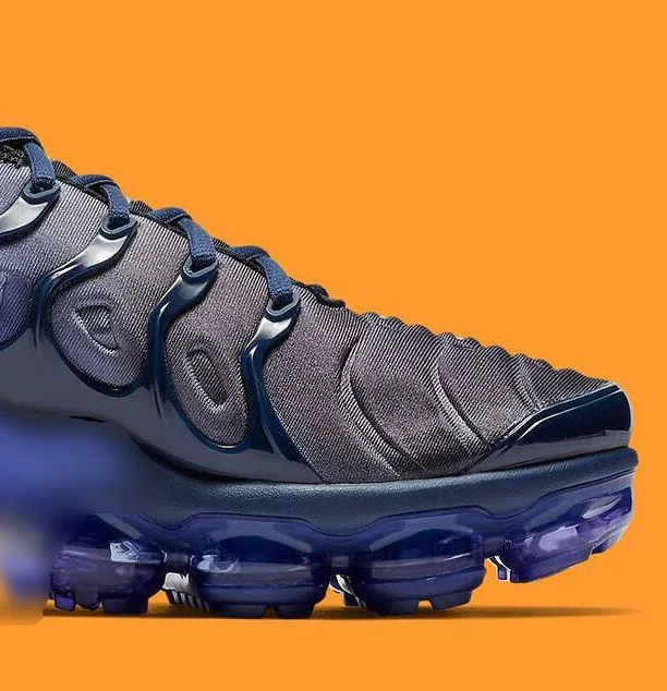 
Original Quality New 2020 Air Plus Tn Plus Olive In Metallic White Silver Colorways Mens Shoes Running Pack Shoes EUR 36-47 