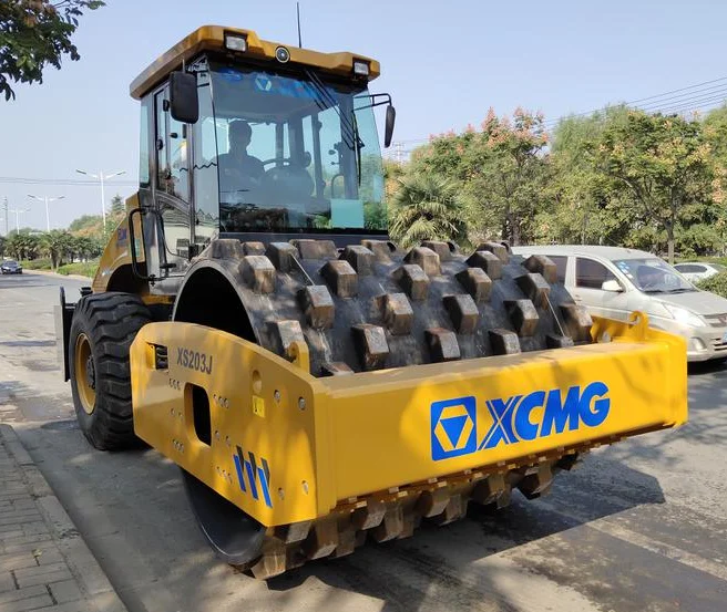 工厂液压双滚筒振动路面压路机带ce