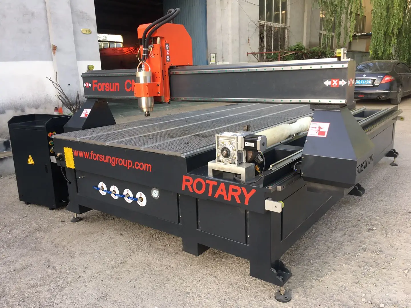 China 4 Achse Mach 3 Dsp Wei Hong Möbel Werbung Rotary Cnc Router 1325