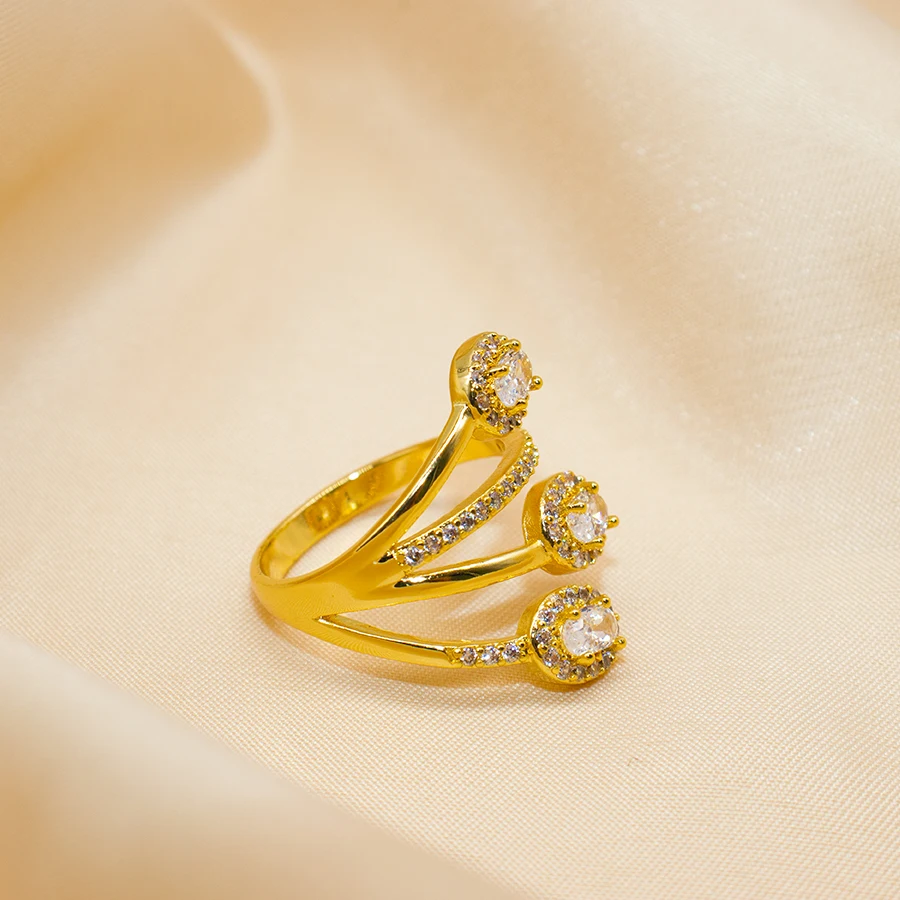 placcato in oro 18k Anello a forma di corona con zircone elegante gioiello da matrimonio per donna