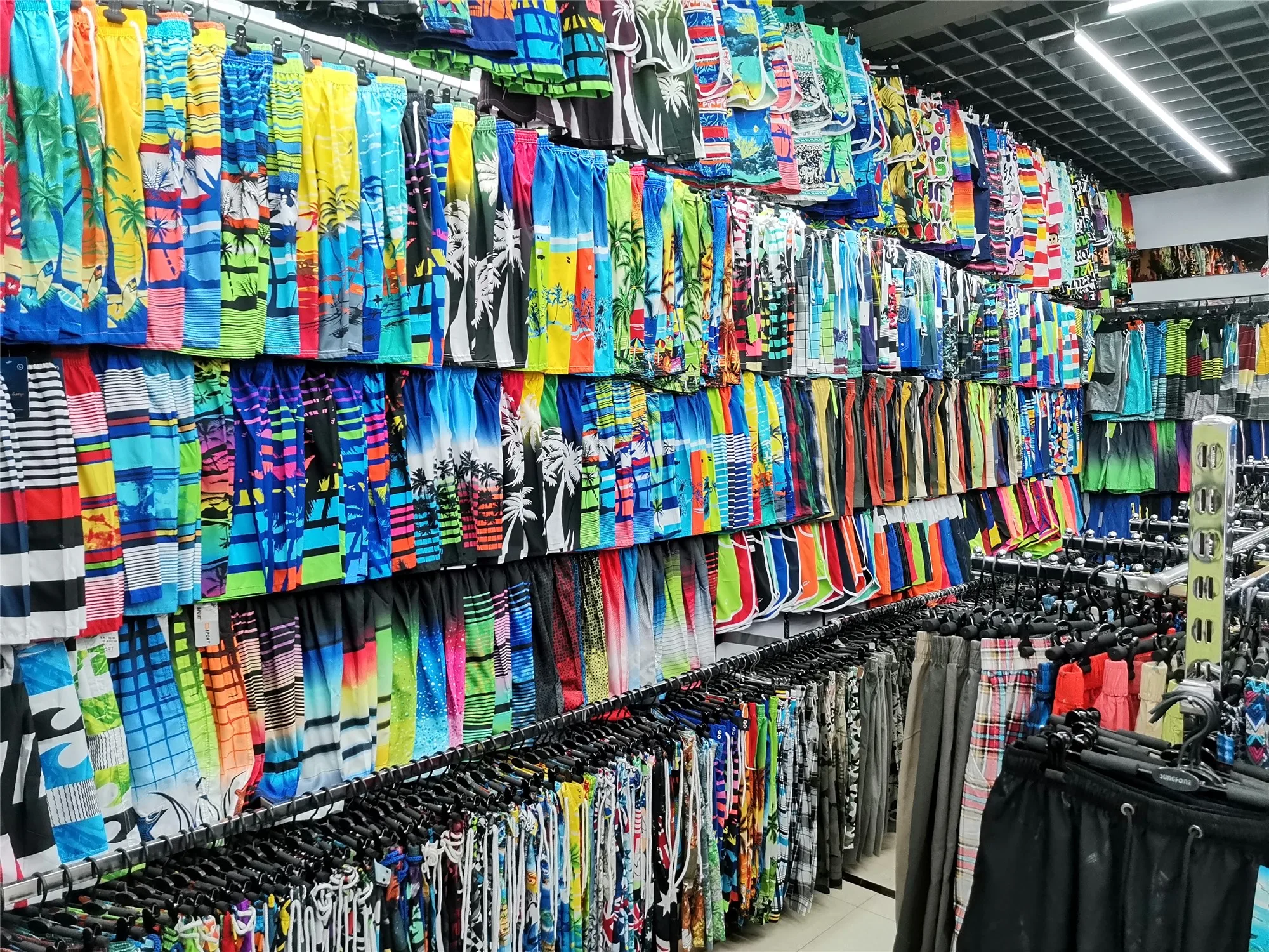 Low MOQ Custom Summer Elastic Waist Mens Swim Shorts 100% Polyester Swim Trunks Mesh Beach Shorts For Men276_voghion.com