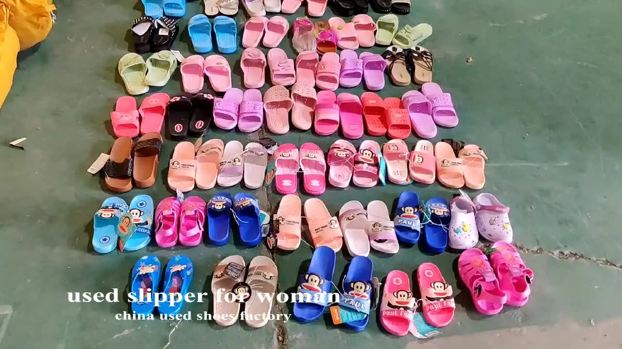 Sneakers musim panas pria bekas langsung dari pabrik sepatu jalan lari  Retro dengan sol luar plastik untuk penggunaan di musim dingin basket