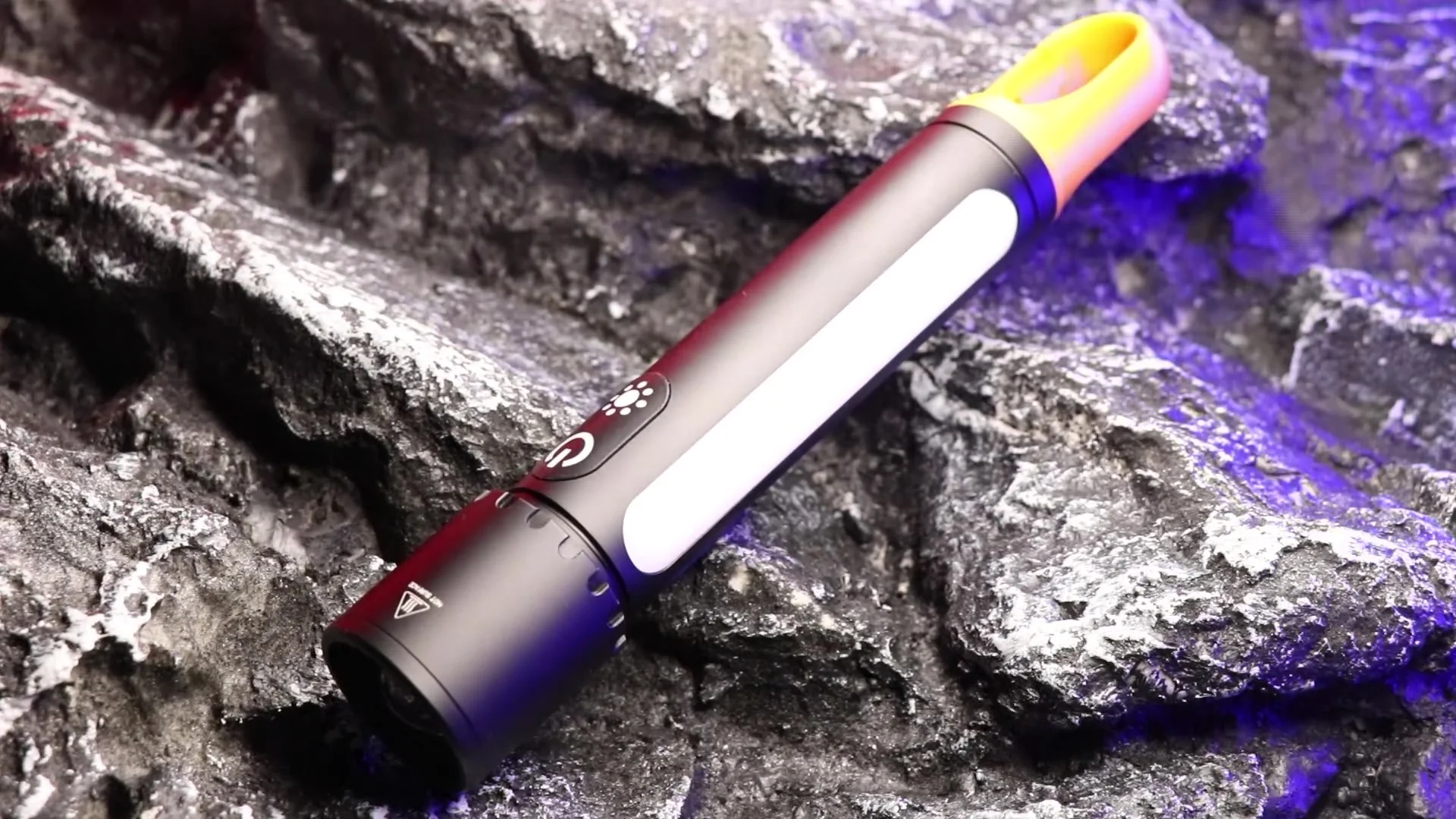 X725 Zoomable Waterproof 1000 Lumens Rechargeable USB LED