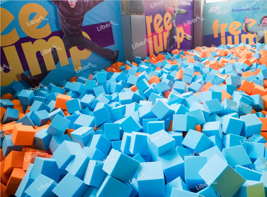 防火泡沫坑块海绵泡沫立方体蹦床备件