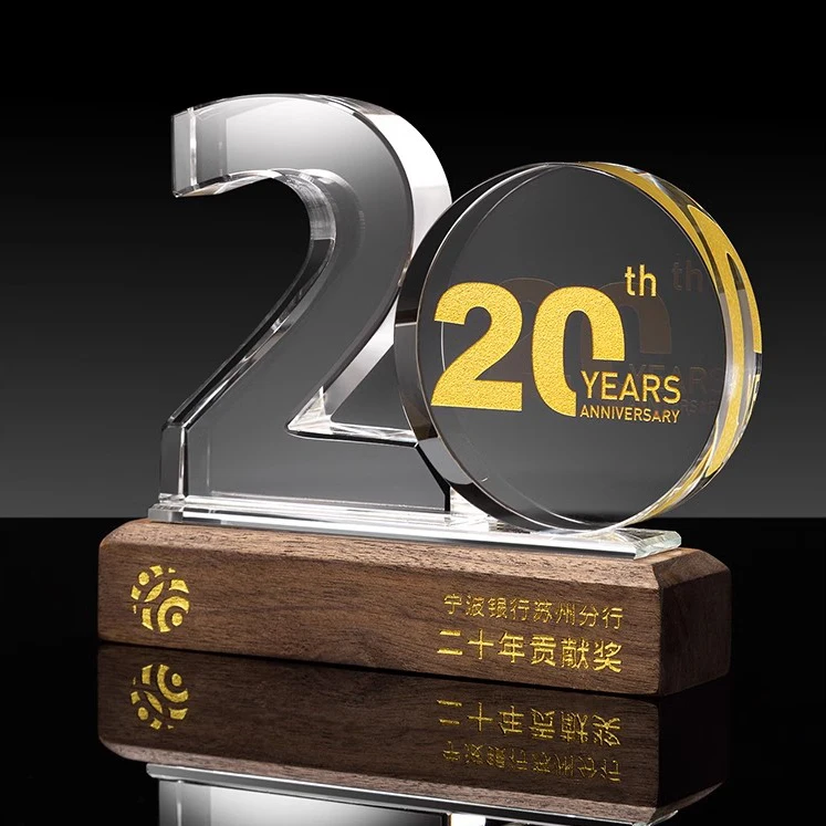 Customized 10 20 30th Anniversary Trophy Award Creative Engraved Silver Metal & Crystal for Insurance Welcome Gifts Trophies manufacture