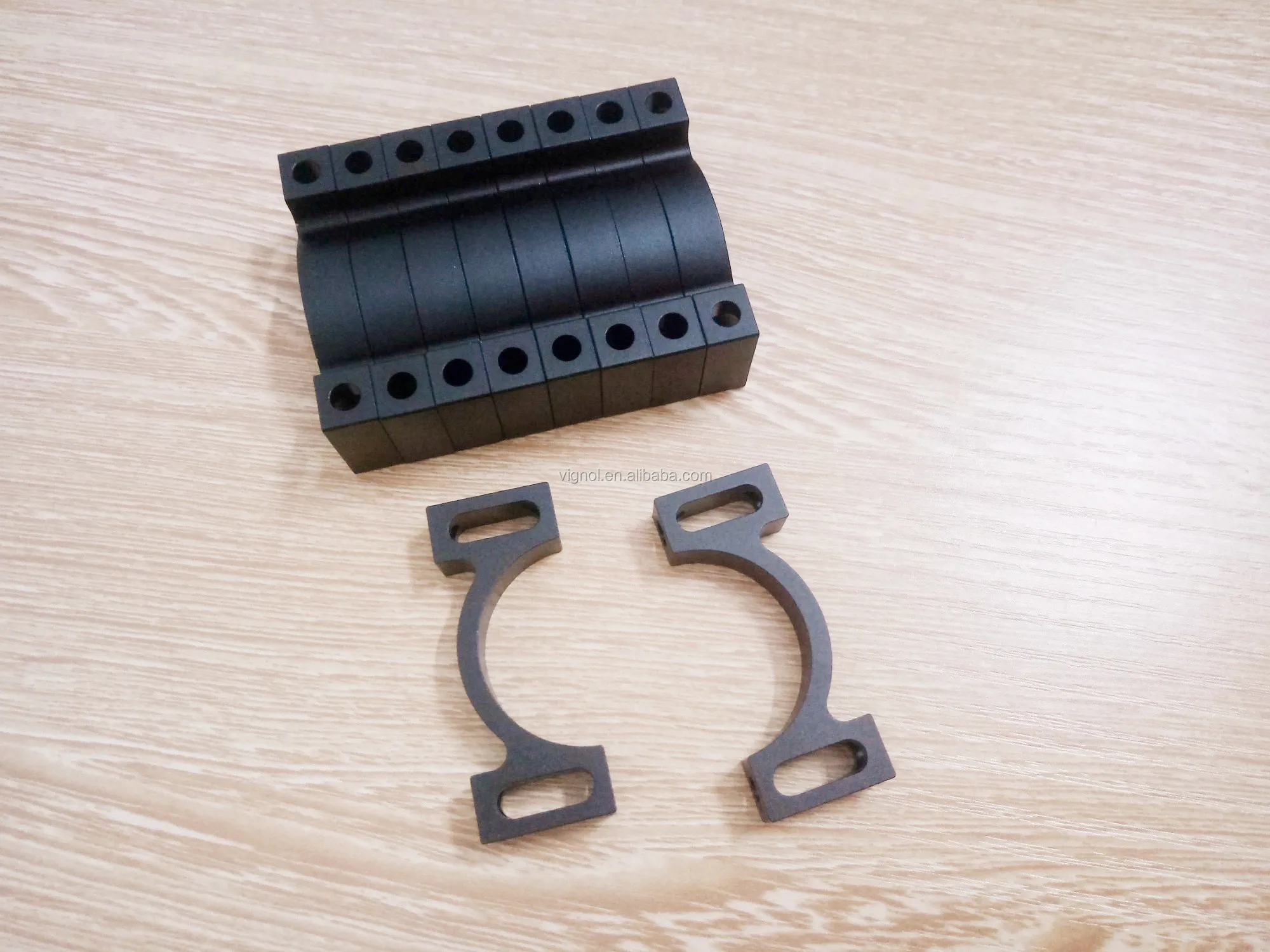 Aluminum pipe clamps 4