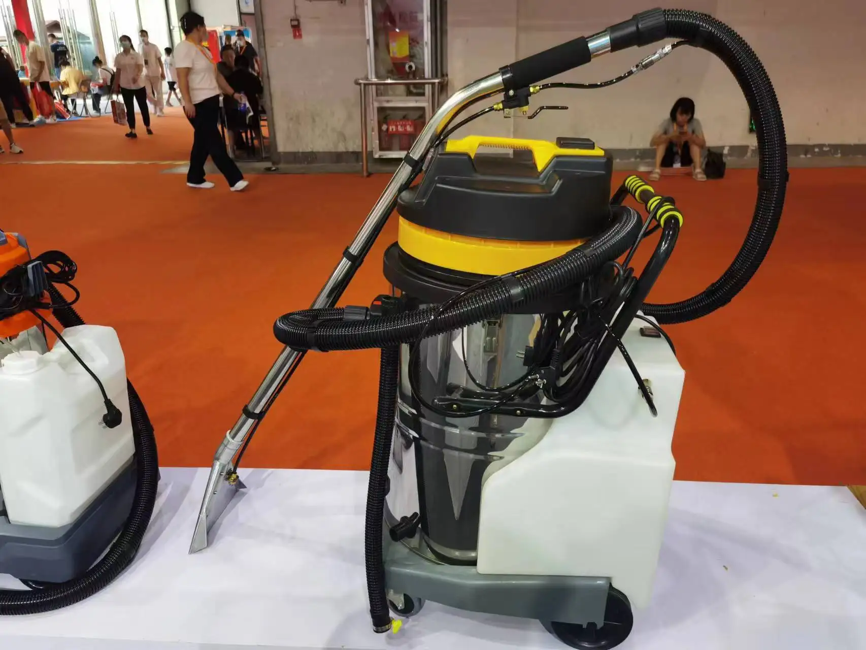 Premium 70l Wet And Dry Spray Extractor Vacuum Cleaner Ideal For