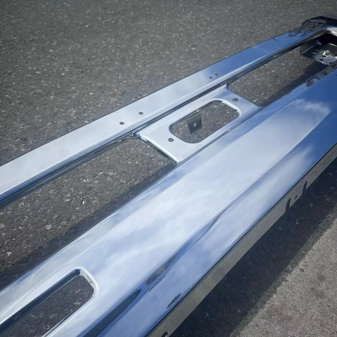 GHCD New Product/high Quality /factory Manufactures Japanese Truck Isuz FRR 2008 Chrome-plated Bumper supplier