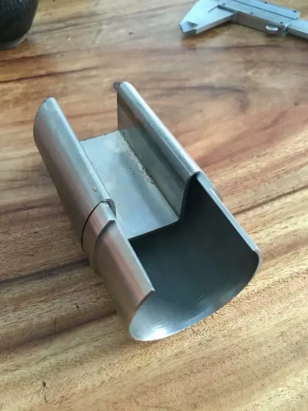 condibe 不锈钢槽管玻璃楼梯扶手