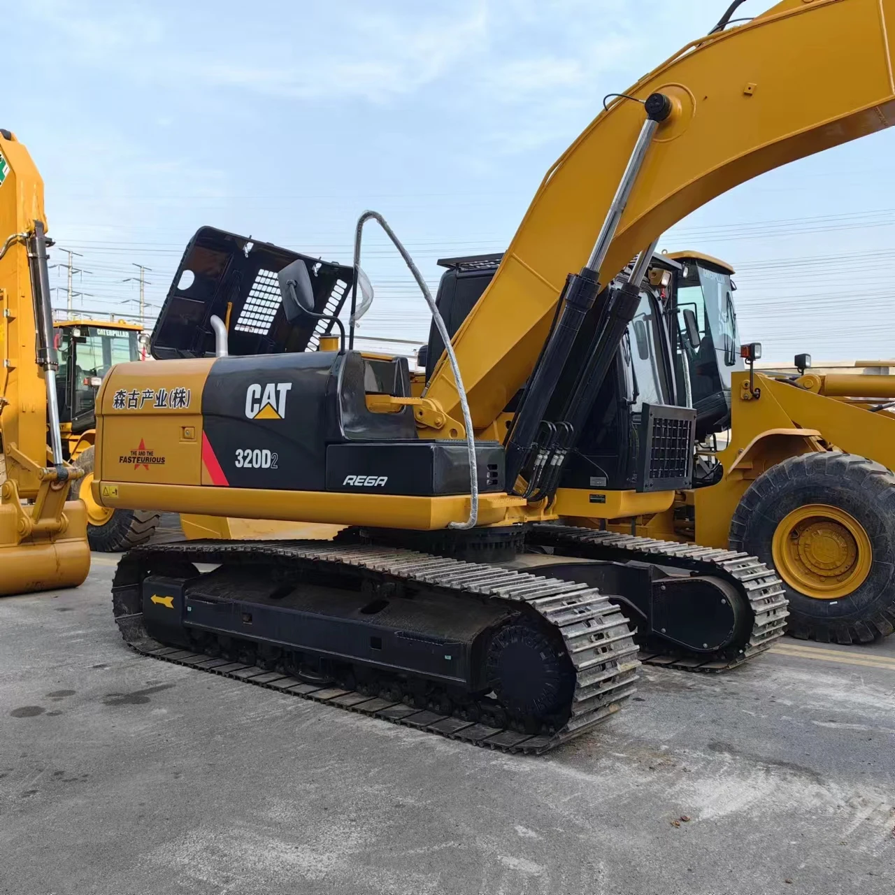 Original Caterpillar Cat320d2l Used Excavator In Uae Backhoe Crawler ...