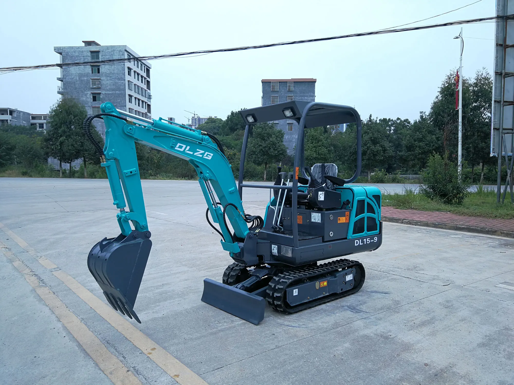 Cheap China Mini Excavator 2 Ton Excavator 14.8 Kw Strong Power Low ...