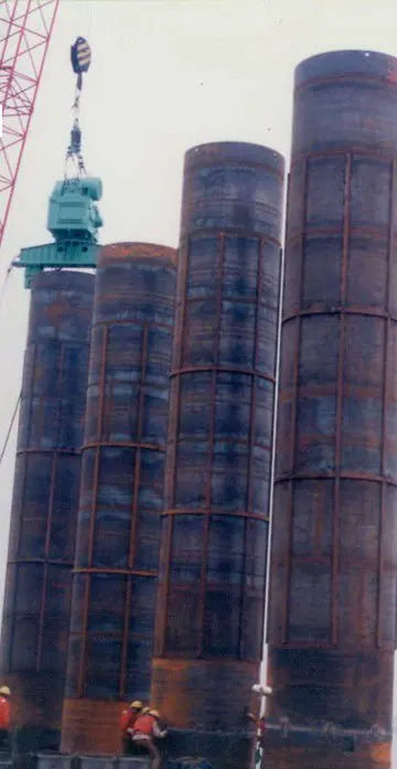 Vibratory pile driver DZJ-135