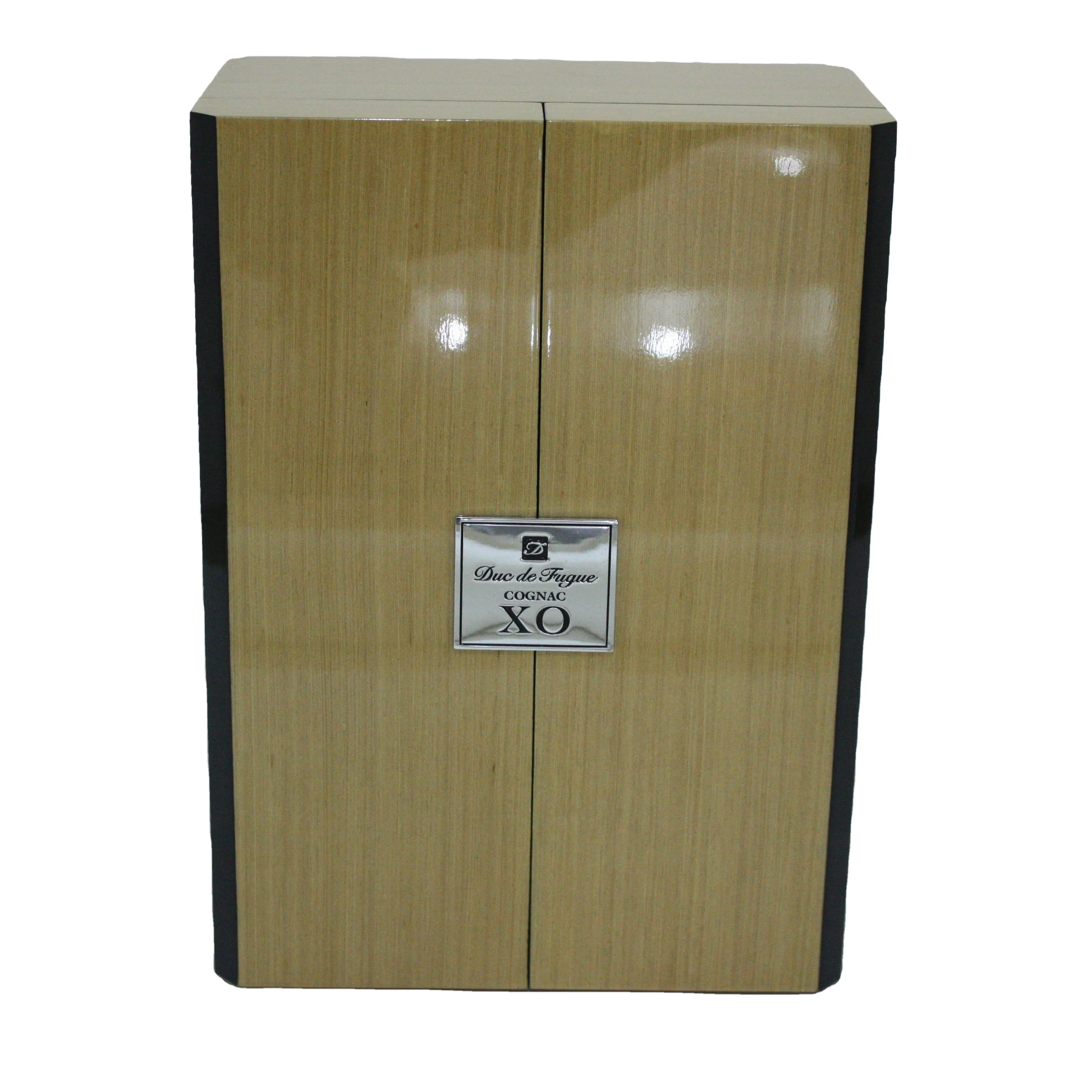 
Wooden eco- friendly packaging for wine and spirits 