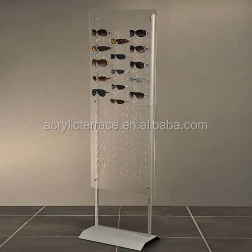 glasses display-082105.jpg