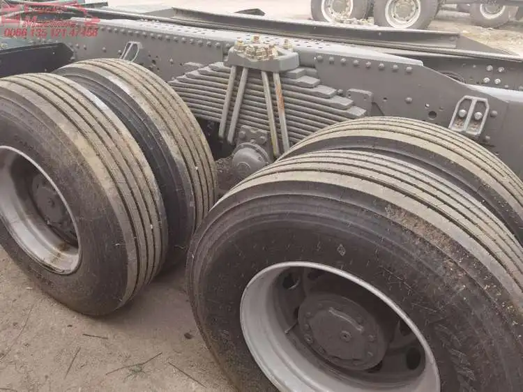 white howo tractor_45