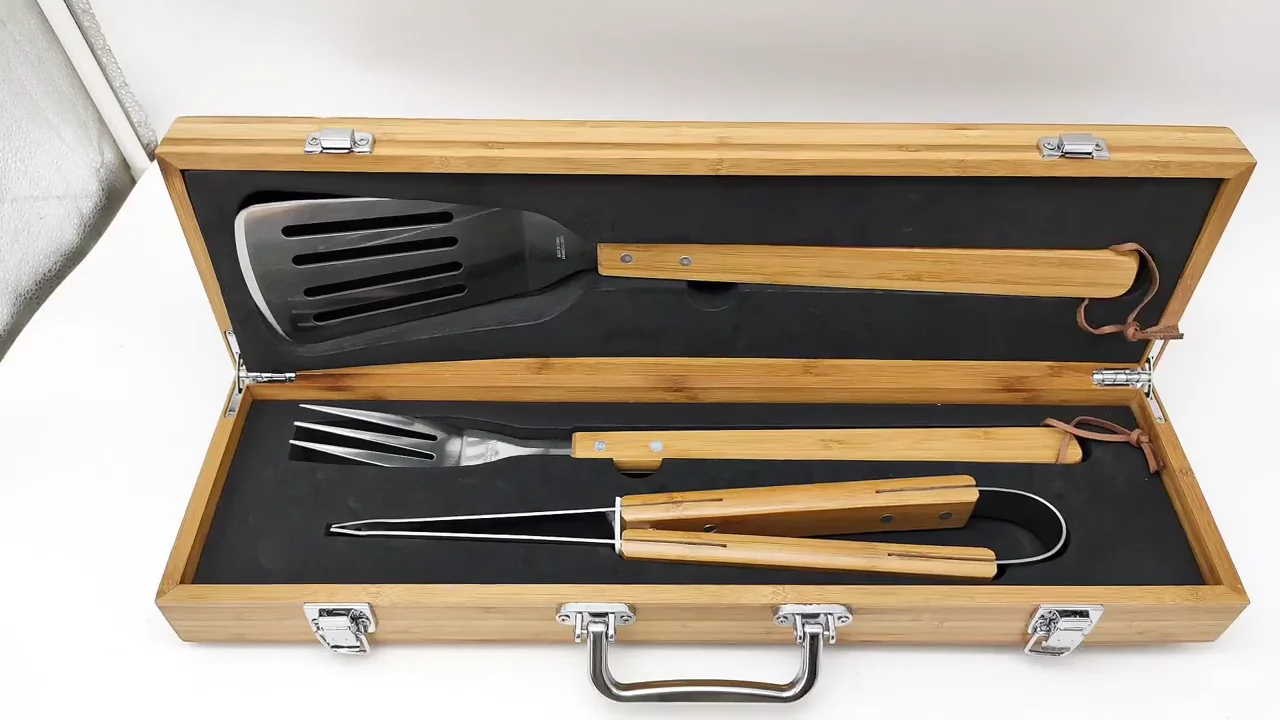 4pcs Classic Style Bbq Grill Set Barbecue Accessory Bbq Tool With Wood