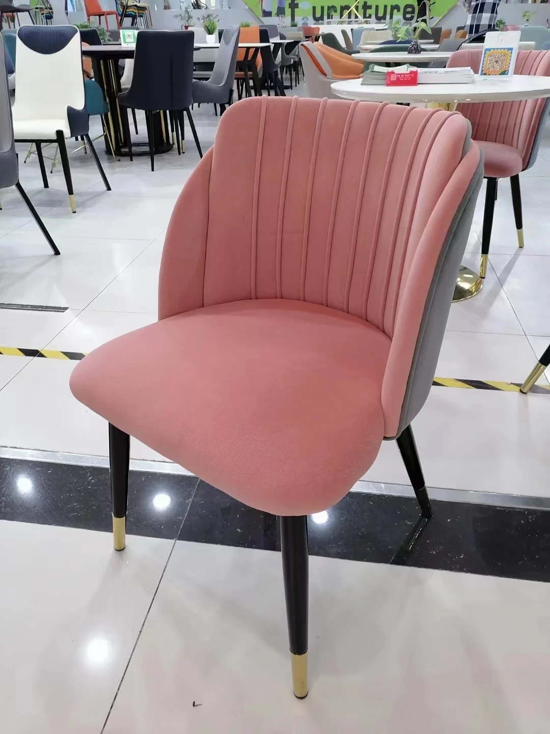 Tufted Back Dining Chair Velvet Fabric Design Dining Chair With Black Legs And Gold Feet Outdoor