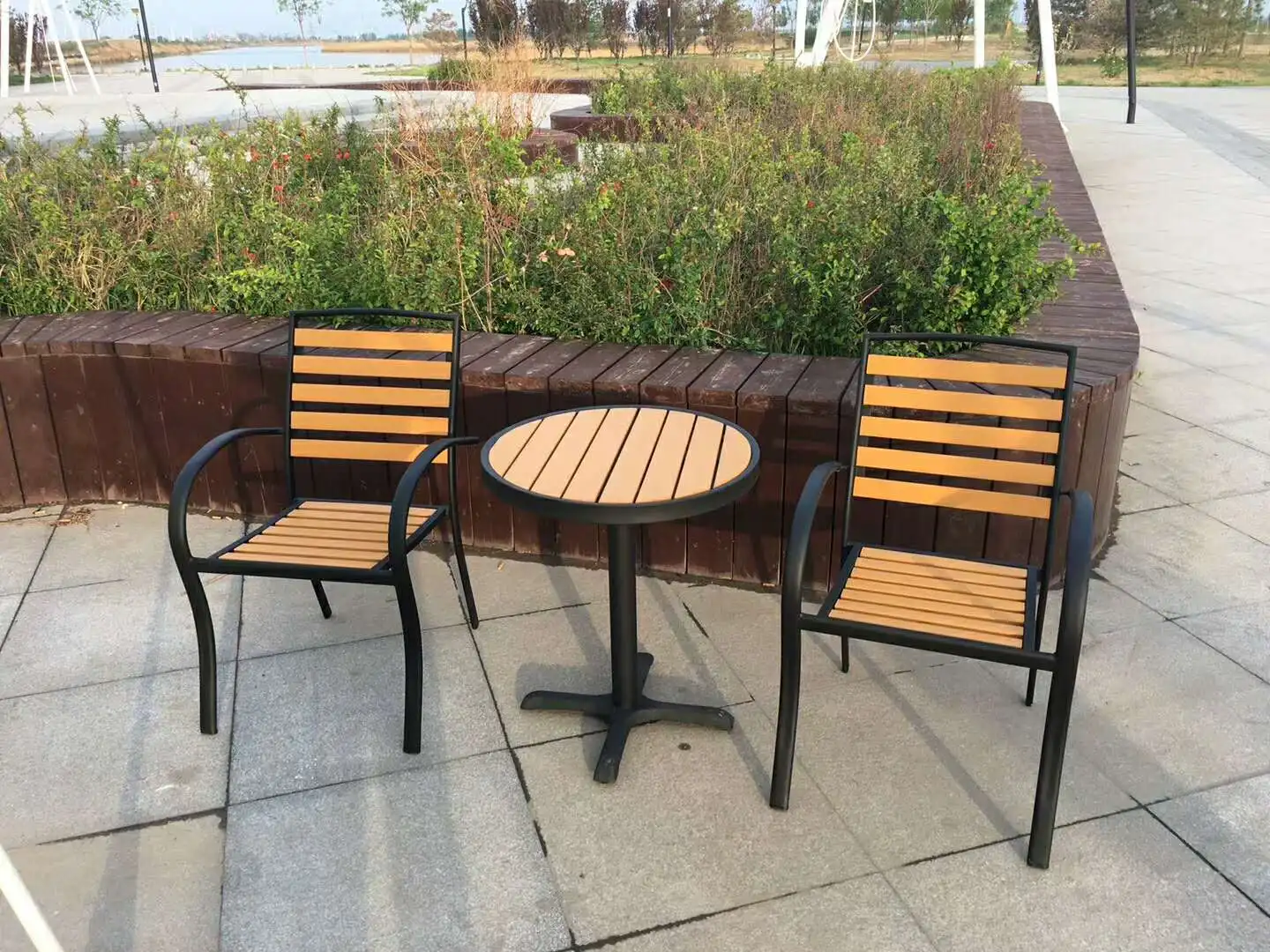 Garden leisure  fashionable  outdoor plastic wood table and chair