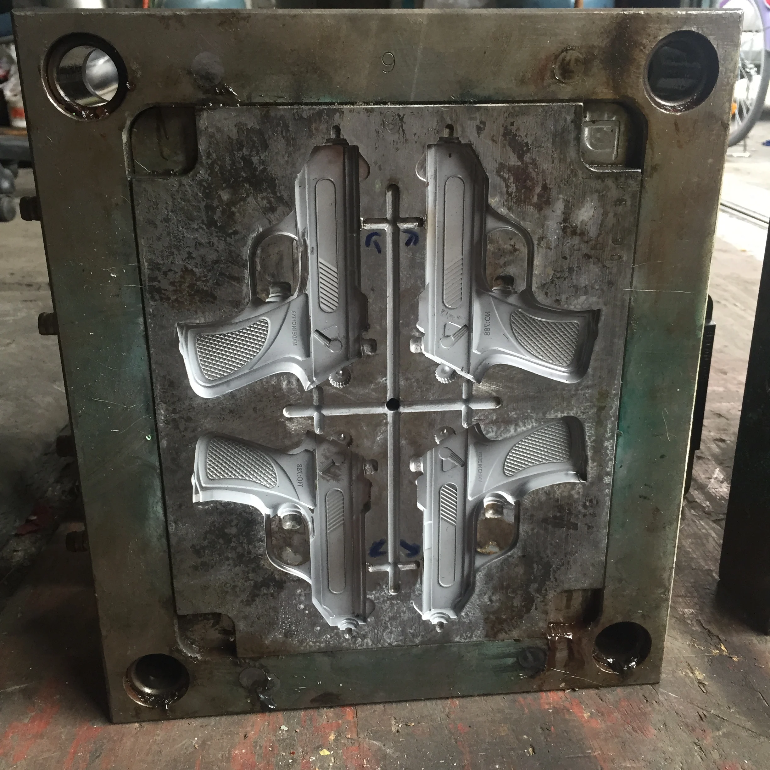 Children Favorite Gun Toy Plastic Injection Mould Making Machine Buy