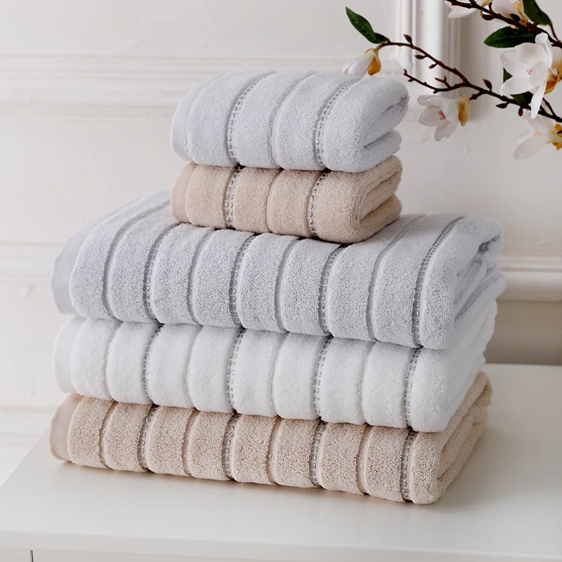 Utopia Towels Towel Set, 1 Bath Towels, 2 Hand Towels Soft Cotton Highly Absorbent Towels