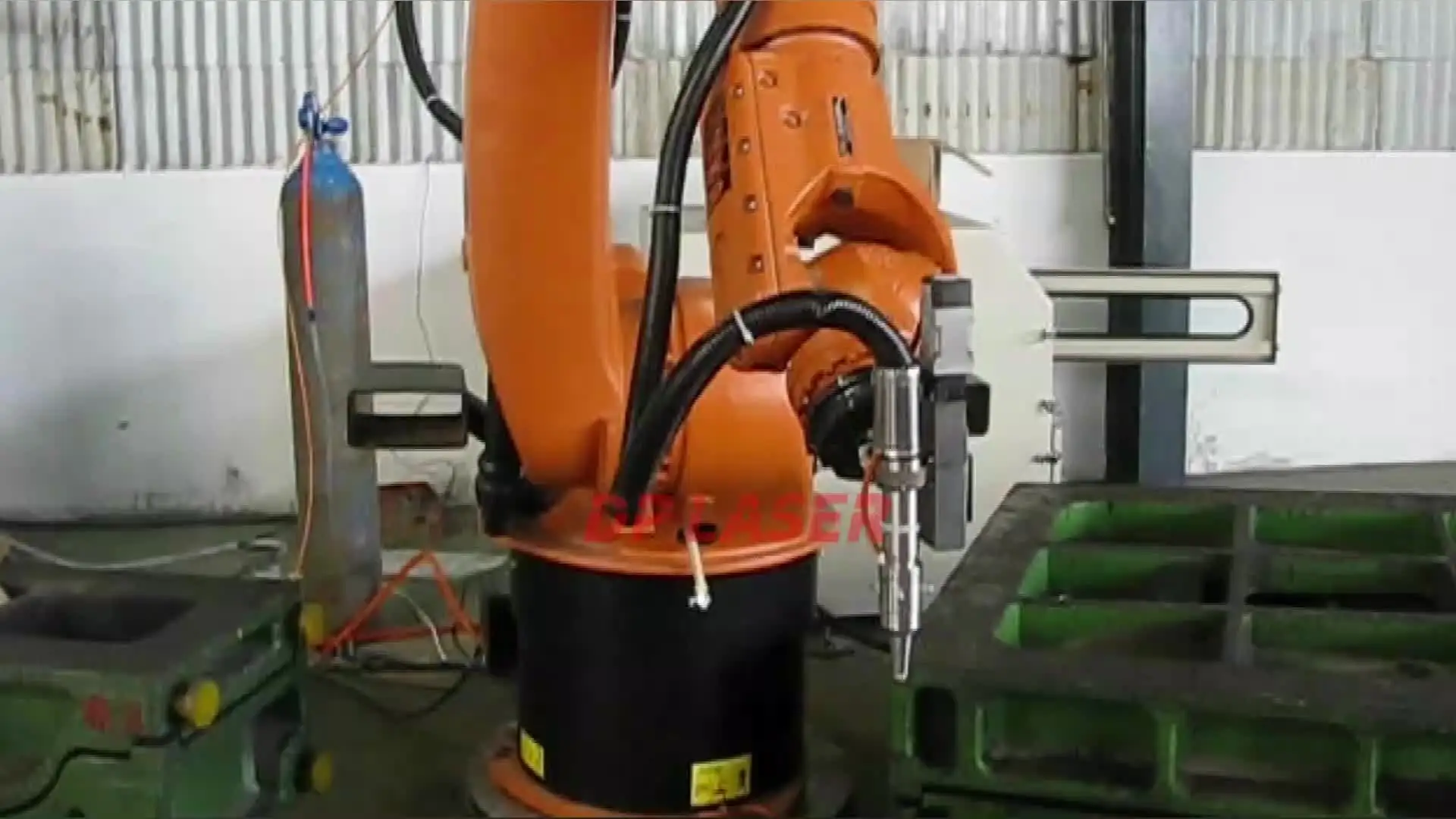 6000W Kuka 6-Axis Robot Arm Laser Cutting Machine High Productivity