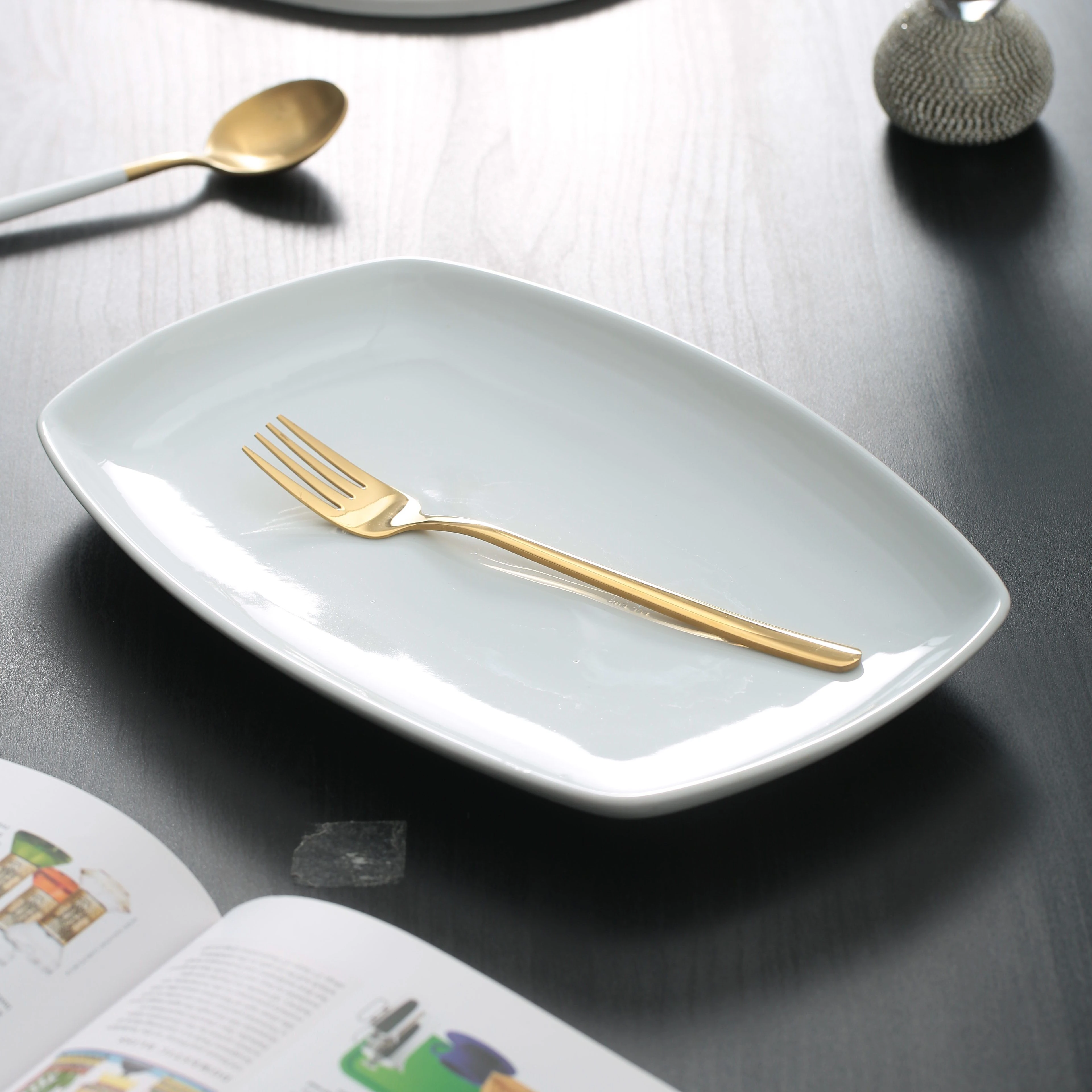 Wholesale Dinnerware Minimalism 12 Inch White Ceramic Plates Porcelain Dish for Weddings and Hotels Plate Rectangle supplier