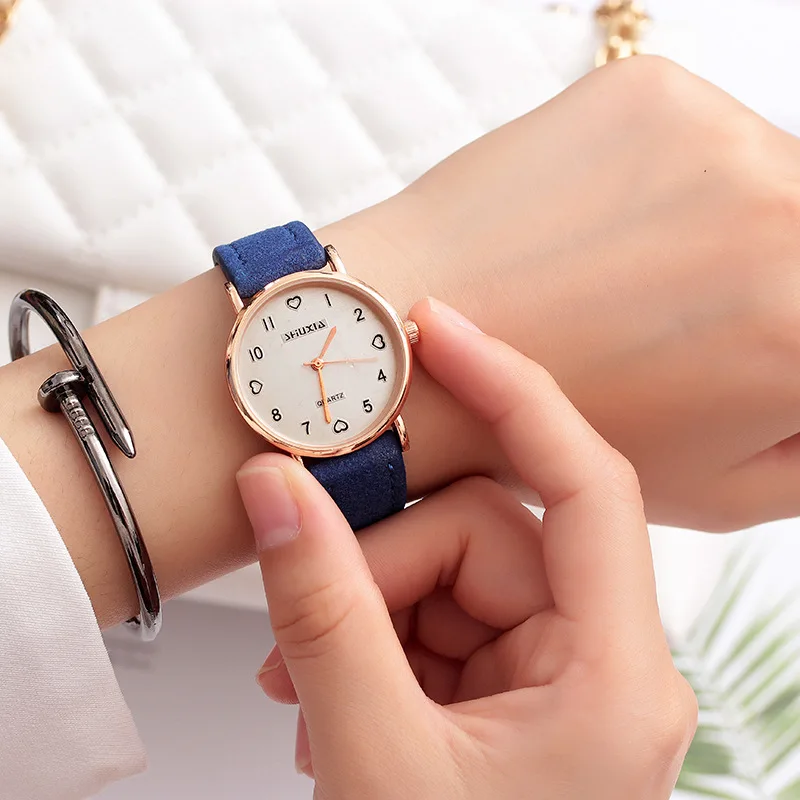 new stylish hand watch