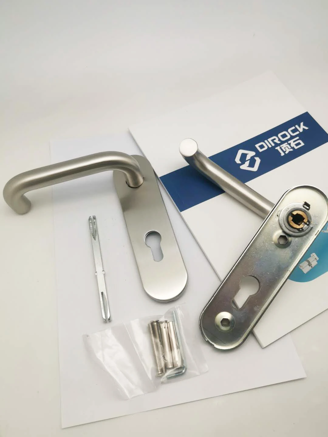 Leva A Molla Per Porte PVC Set Maniglia A Leva Yale Superior Per Porte PVC - Coppia Con Fissaggi PZ 92mm, Distanza 215mm Maniglia Leva/leva Per Porte - Foto 8